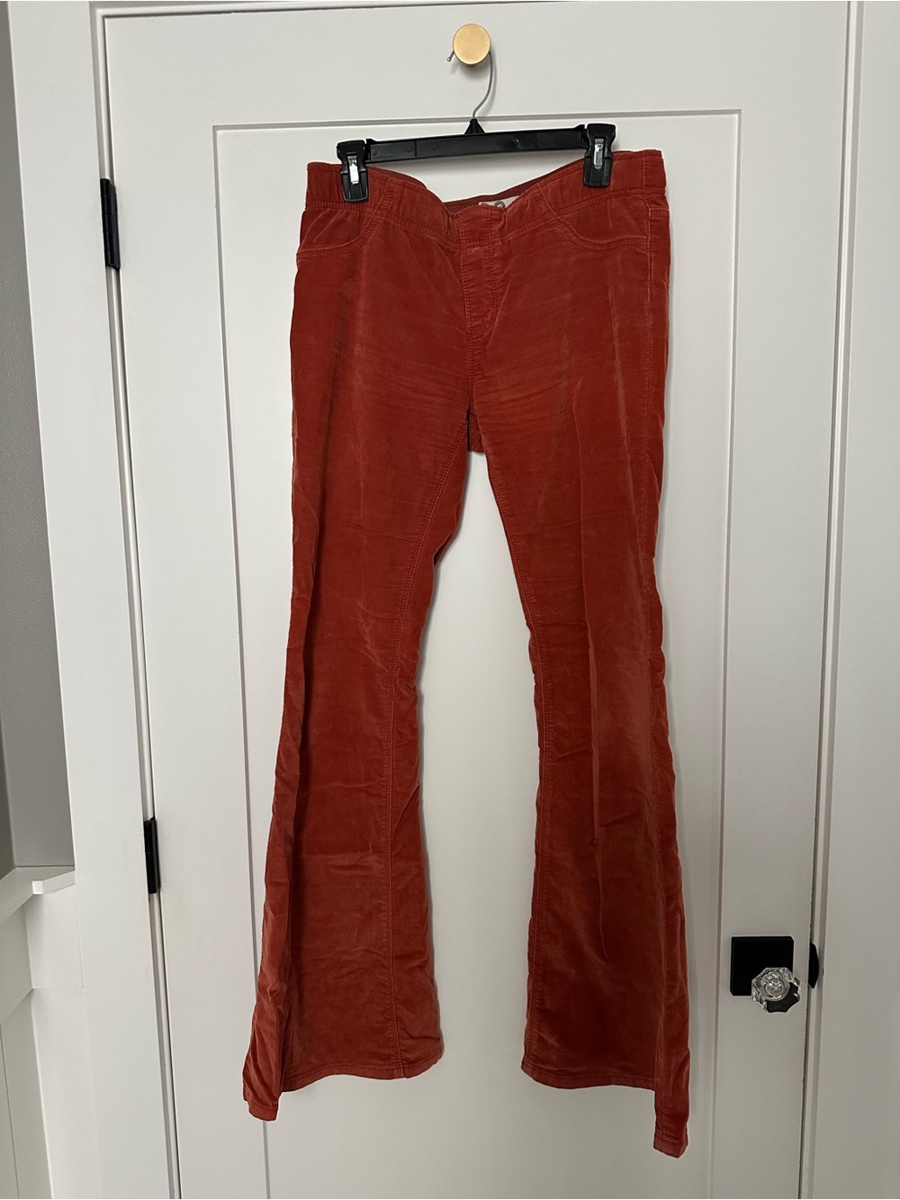 Womenโs Rust Corduroy Pants